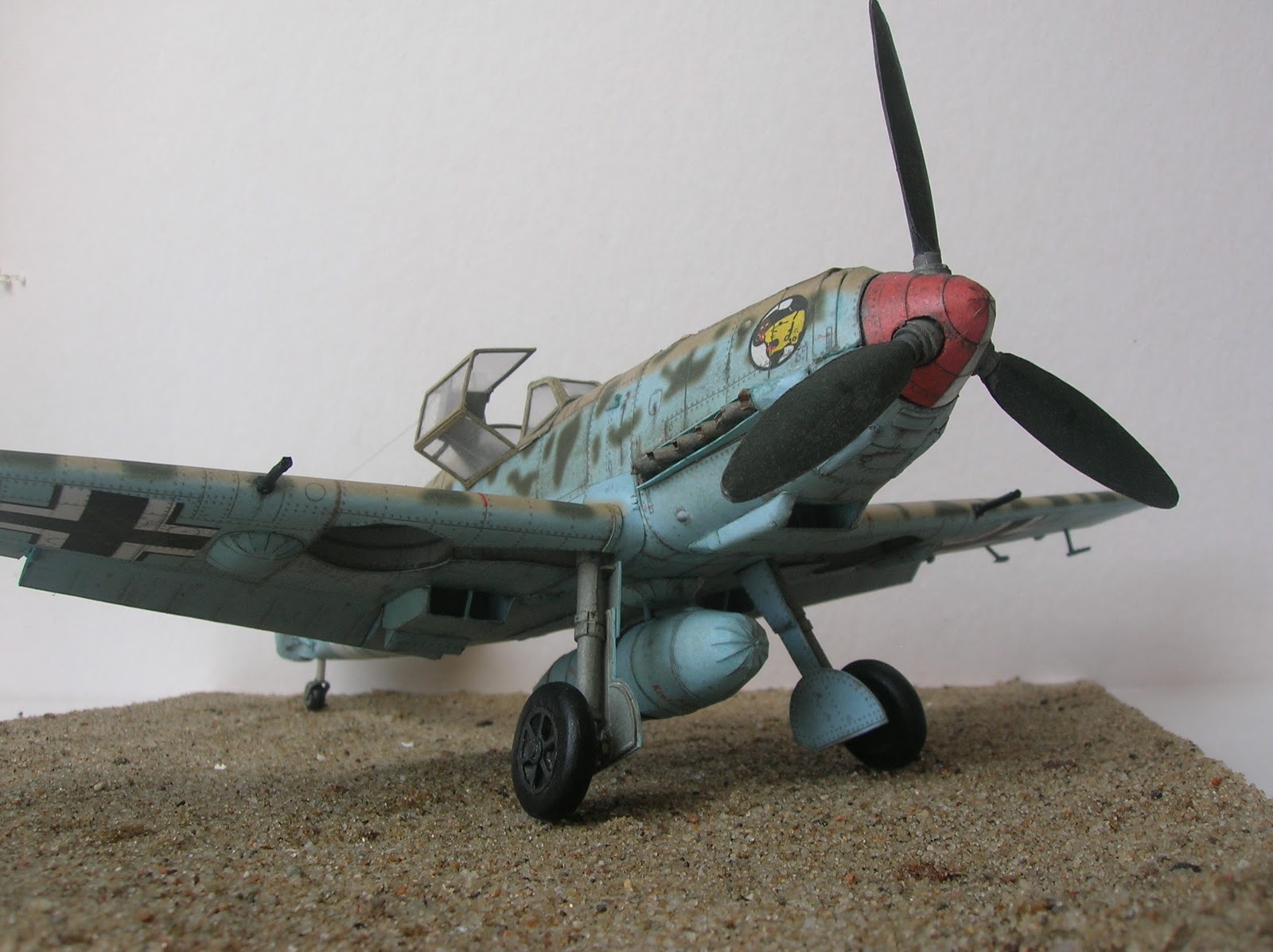 samoloty-z-kartonu-galeria-messerschmitt-bf-109-e-7-trop-kartonowy