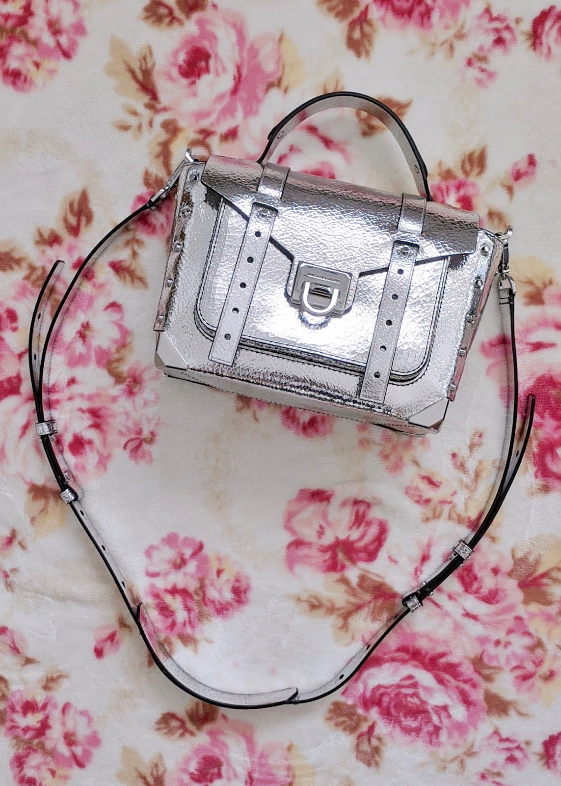 Emiiichan Blog ☆ : Michael Kors Manhattan medium purse in silver, Sinead leather  platform sandals