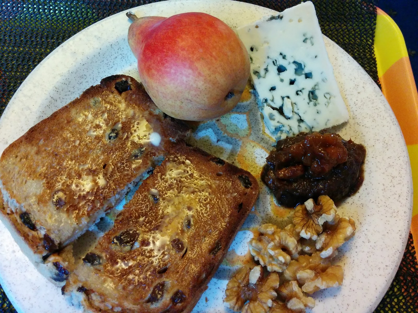 Onions and Paper Spiced Fruit Loaf in the Bread Machine