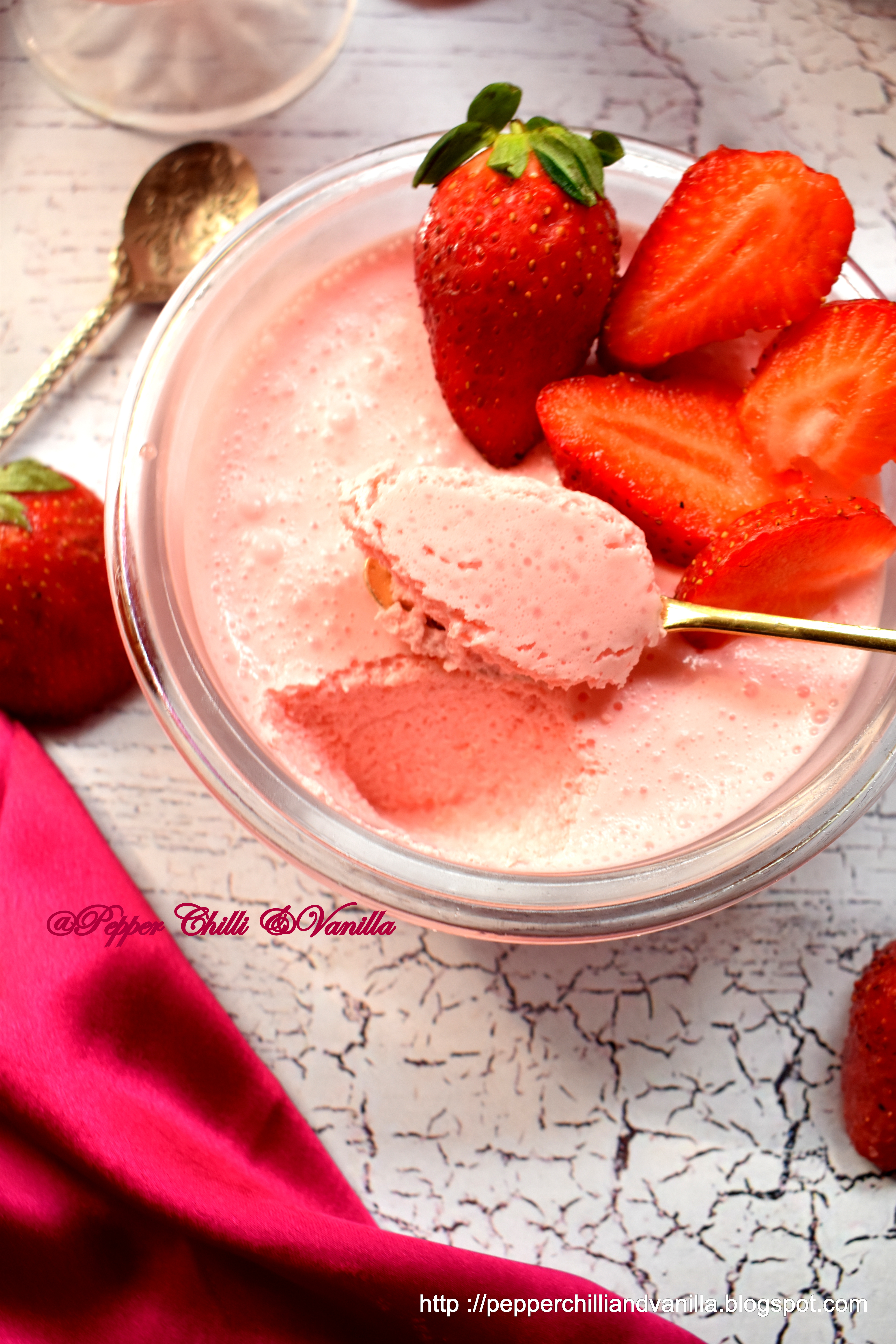 quick strawberry jelly mousse pudding