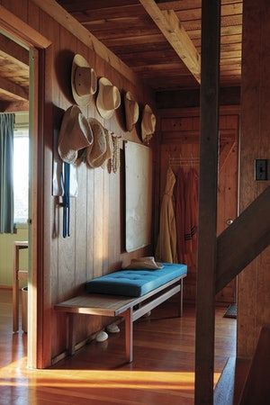 7 Enriching Coffee Table Decor Ideas