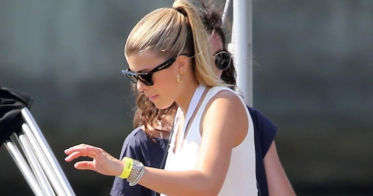 Sofia Richie in Tight Dress at a yacht show in Miami, February 16, 2019