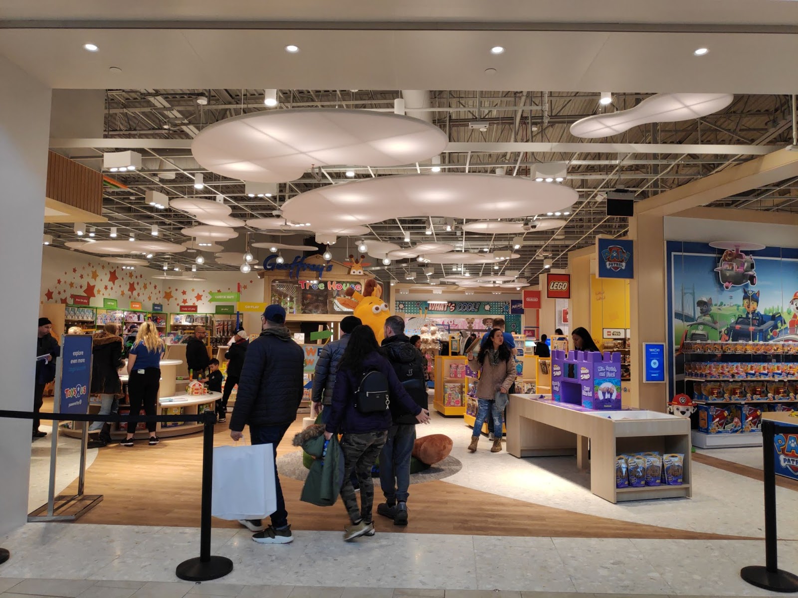 Toys R Us at Westfield Garden State Plaza