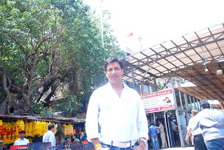 Producer Madhur Bhandarkar visits Siddhivinayak Temple after he gets relief in rape case