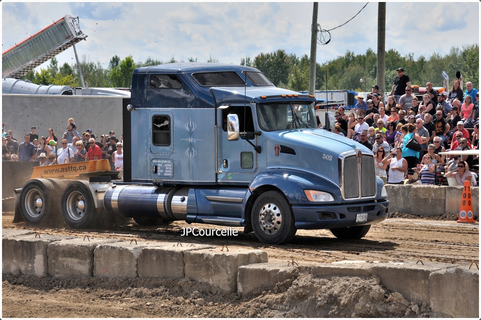 Les Créations de JeanPierre Tire de camion Bedford 2017