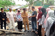 Forum Anak FULAWAN Desa Leubang bantu korban kebakaran Suka Jaya