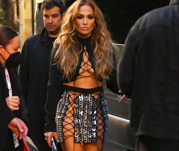 Jennifer Lopez impacta en los MTV VMA 2021
