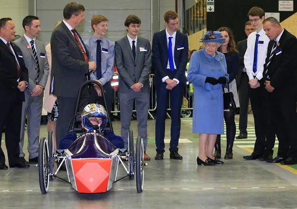 Queen Elizabeth style, fashion. Kingston upon Hull was announced the winner of UK City of Culture 2017 in 2013.