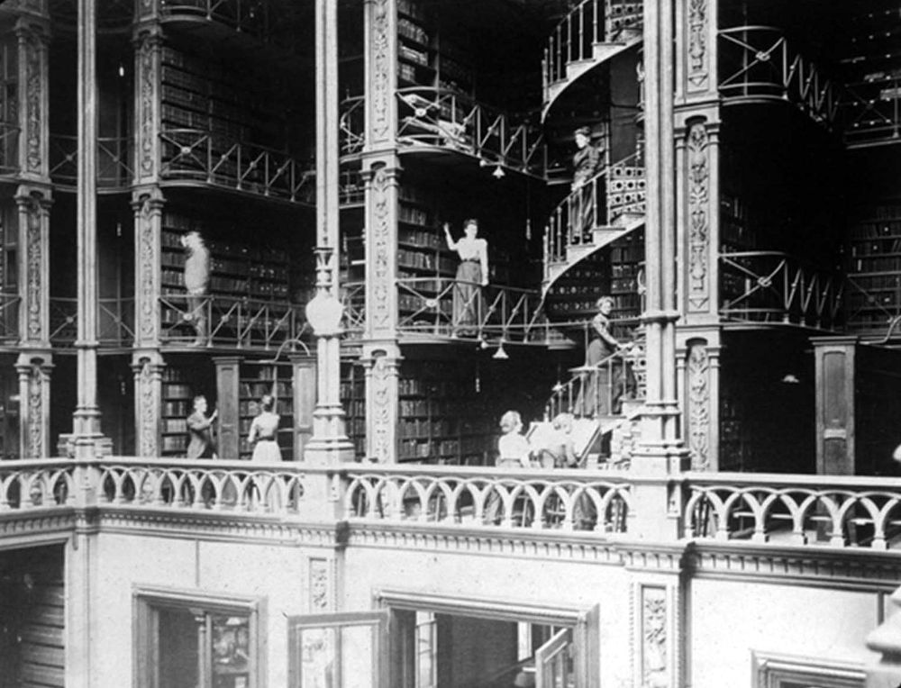 Stunning Vintage Photos Captured Inside the Cincinnati Old Main Library