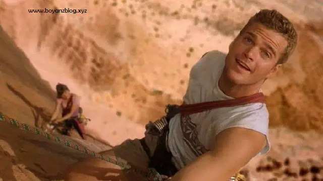 Hollywood Movie Reviews Film Vertical Limit (2000) Hollywood Movie Reviews Film Vertical Limit (2000)