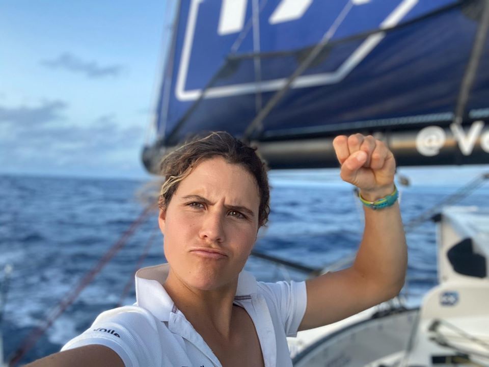 Clarisse Crémer en convoyage retour avec l'IMOCA Banque Populaire :  Première expérience d'assistance en mer