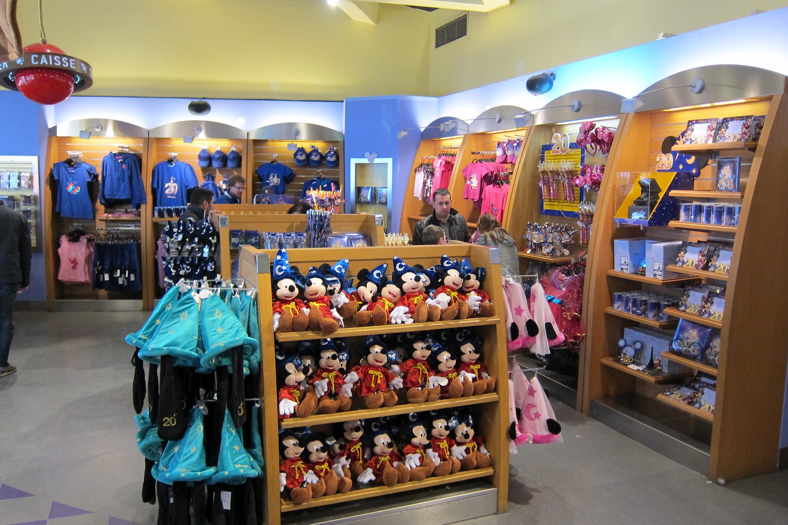 disneyland-paris-cast-member