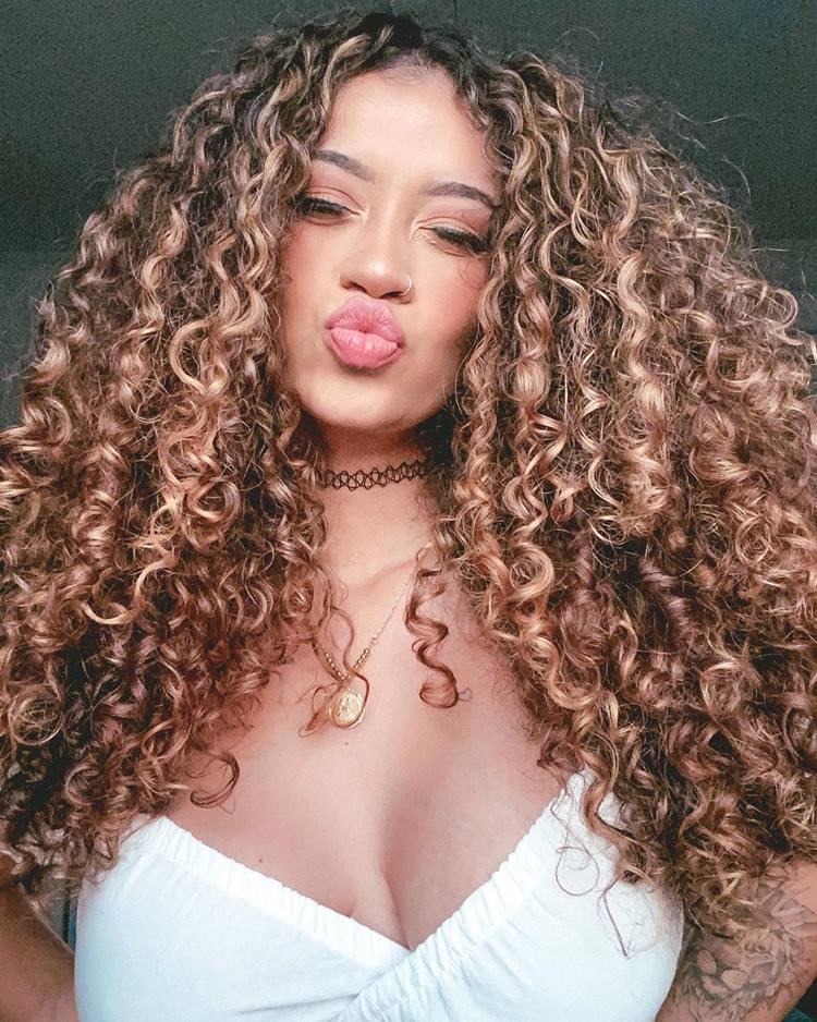 Morena iluminada como conquistar e manter esse cabelo incrível