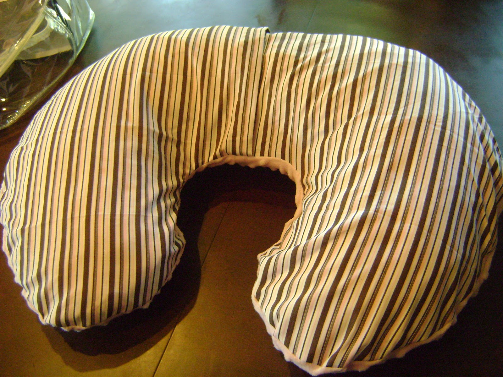Kalleymade Make a Boppy Slipcover Tutorial