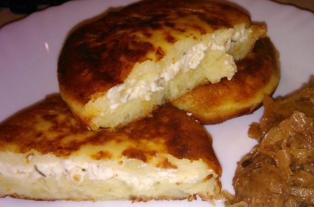 Вкусные и сытные картофельные котлеты с творогом: ужин за 20 минут