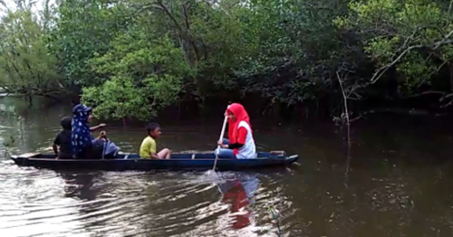 21 Tafsir Mimpi Naik Perahu Lalu Tenggelam Menurut Primbon Jawa Dan