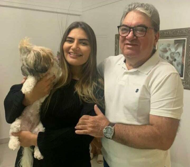 Blog do Robson Freitas: Morre de Covid-19 a filha do ex-prefeito de Ruy  Barbosa, Emilly Cavalcante dois dias após a morte de seu pai, Dr° João