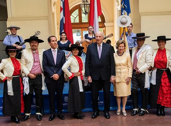 Queen Sonja visited Mayor of Santiago, Mr Felipe Alessandri and Hilde Skaar aka SKAAR. President Sebastián Piñera and First Lady Cecilia Morel Montes