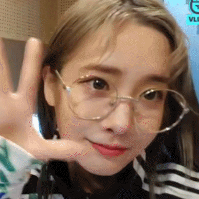 러블리즈 지애의 보이는 브이라디오 움짤