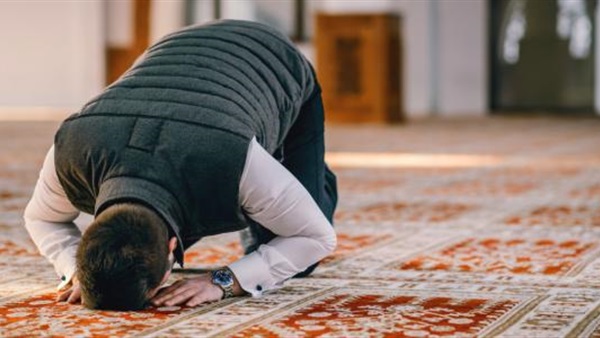 Inilah 9 Ucapan Yang Boleh Dan Tidak Membatalkan Shalat - FIKROH.COM