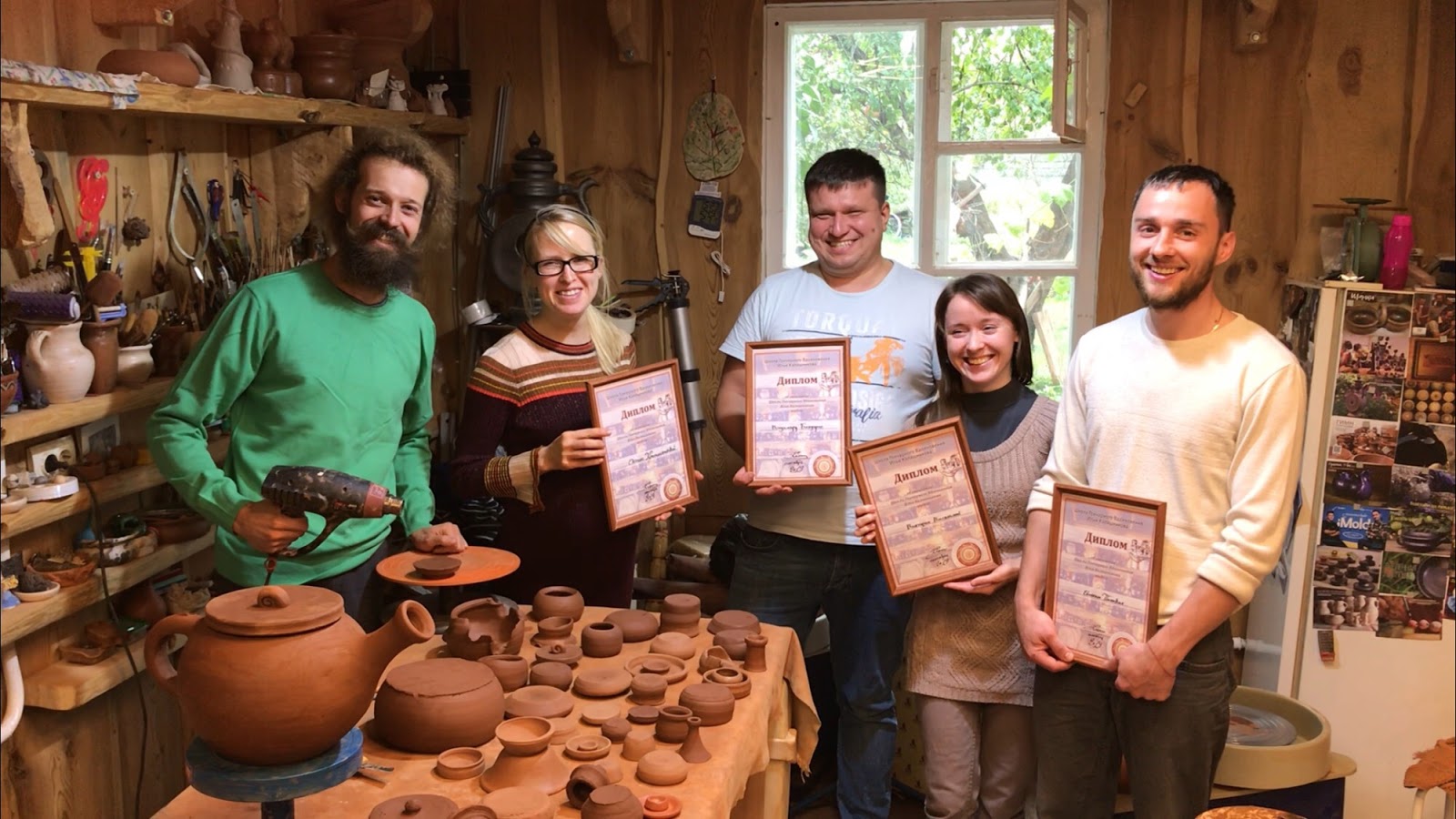 Гончарная школа гранат оренбург. Гончар школа. Гончарное. Гончар школа. Гончарная школа колокол владимир.