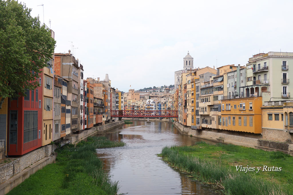 Vista de Girona desde los puentes del río Onyar