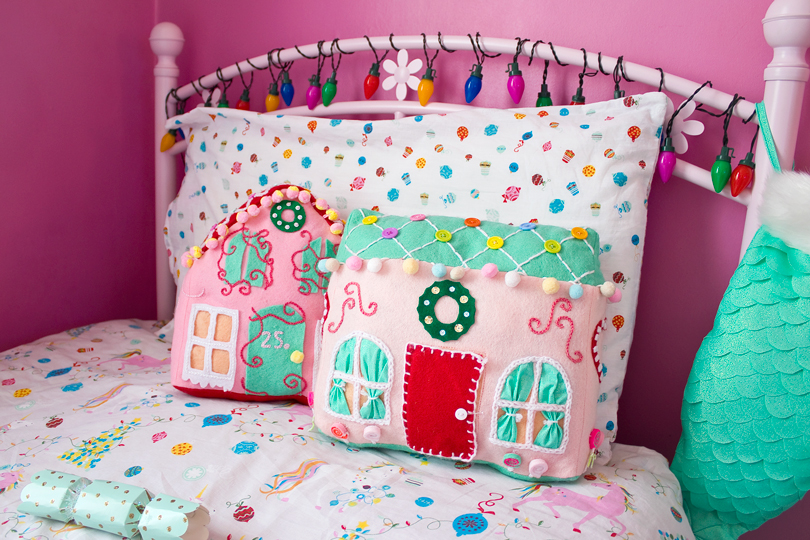 diy gingerbread house cushions