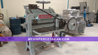 DQ 201: Mesin potong kertas bekas DQ 201: Mesin potong kertas ex Pameran