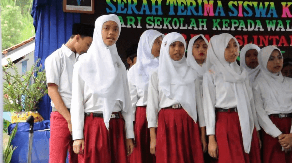 Puisi Perpisahan Dari Guru Untuk Murid KT Puisi