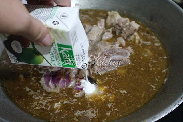 Kurma Daging dan Telur