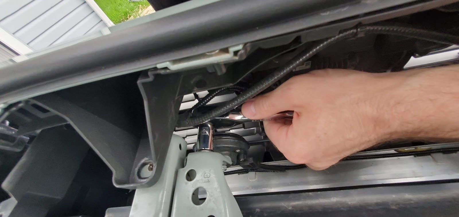 How to Install Hella Horns on the 2019 2020 Toyota Rav4 Toyota Rav4