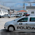 Casal é preso e adolescente apreendido suspeitos de guardar veículo roubado em Campina Grande