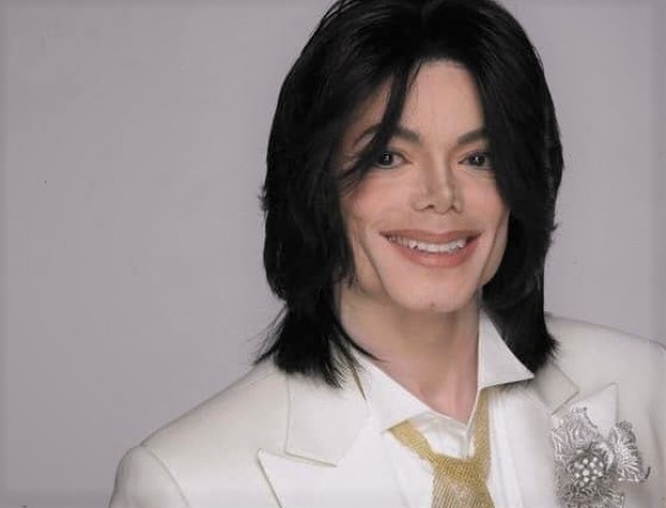صور تُعرض لأول مرة لمايكل جاكسون في آخر جلسة تصوير خضع لها | Michael Jackson