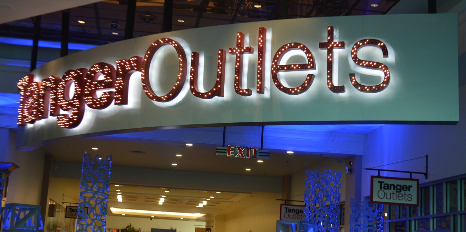 Home Place: Cirque Eloize at Foxwoods - Dinner - Drinks - and the Show