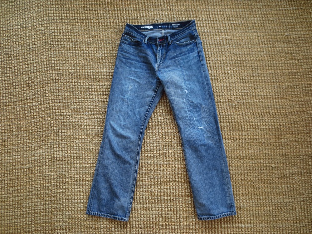 THE BARE NECESSITIES: PATCHING POST #2: MENDING JEANS