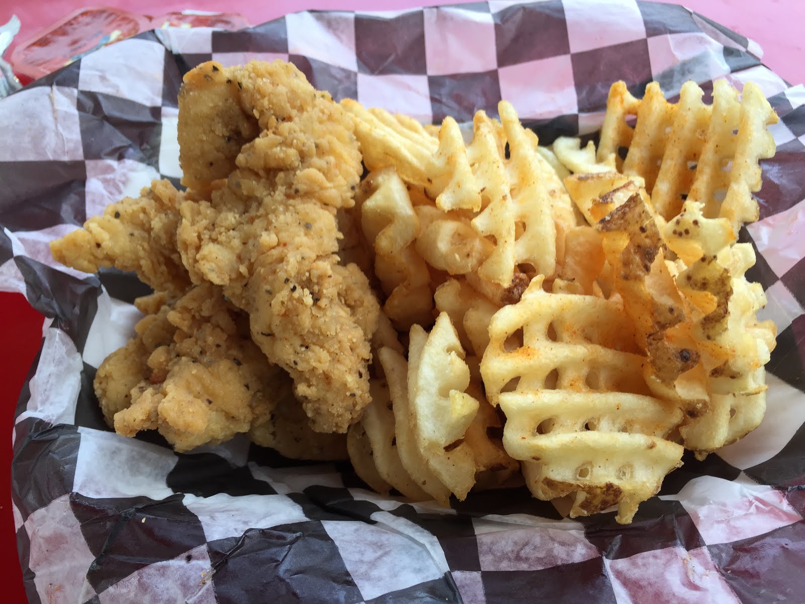 MidwestInfoGuide Season Dining Pass 2017 (Six Flags)