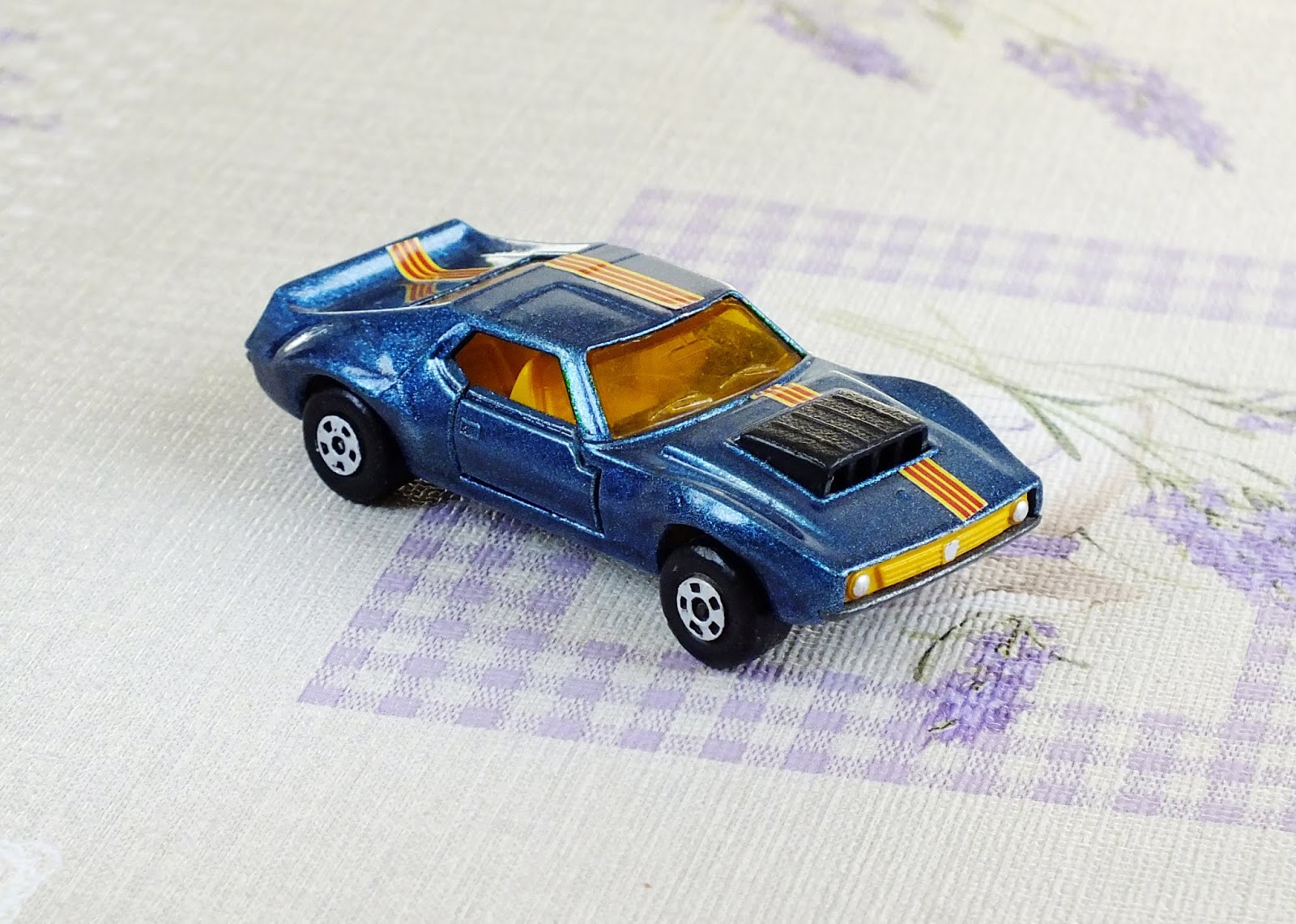 Robaague's Diecast cars Restoration New Skin Matchbox Lesney MB09 AMX Javelin