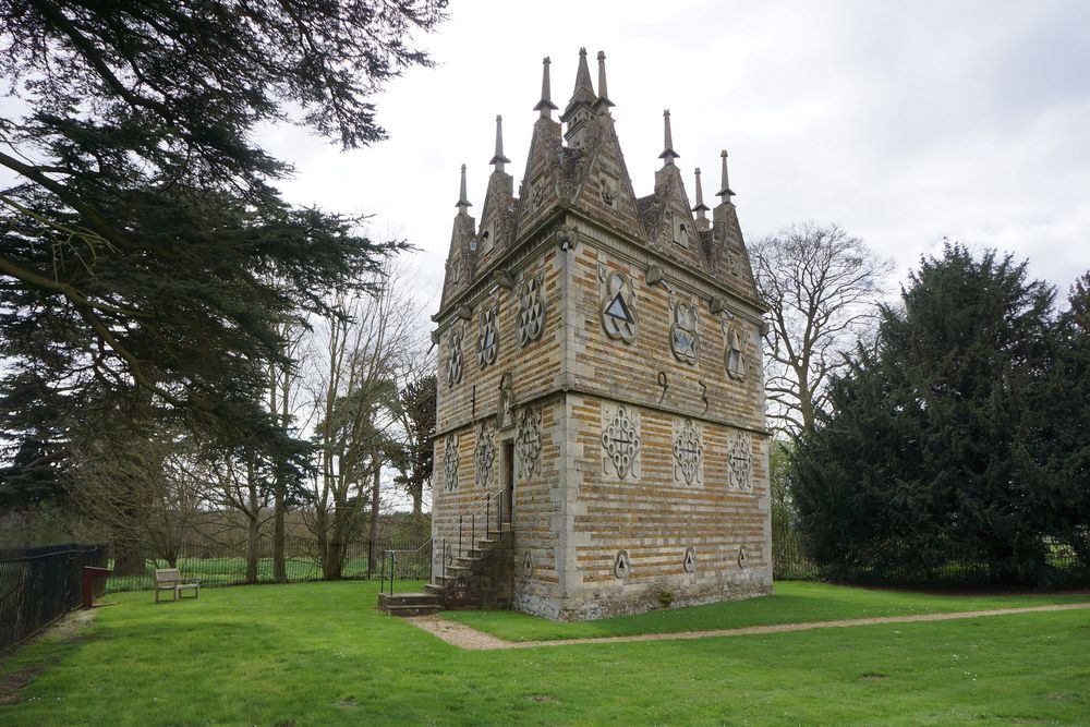 Rushton Triangular Lodge