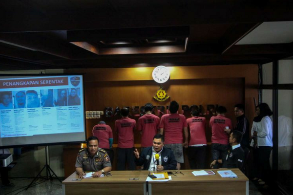 Sebar Hoax Sebar Hoax