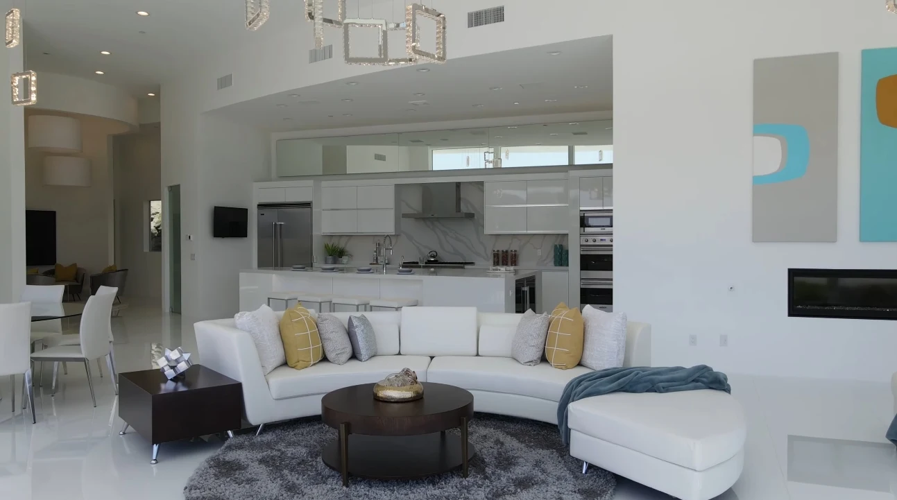 32 Photos vs. Palm Springs, CA Luxury Home Interior Design Tour By Brian Foster