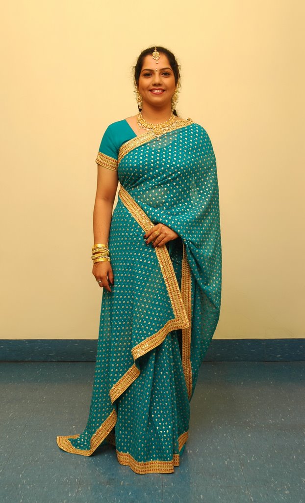 Hollywood Bollywood Tollywood Kollywood Busty Indian Aunty In Blue