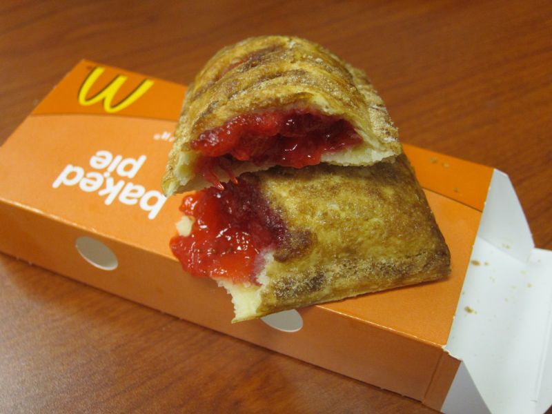Review Mcdonald S Baked Strawberry Pie Brand Eating