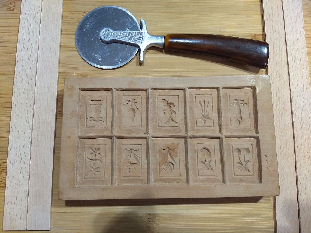 Culinary Alchemy: Frankfurter Brenten / White Marzipan Cookies - Molded ...