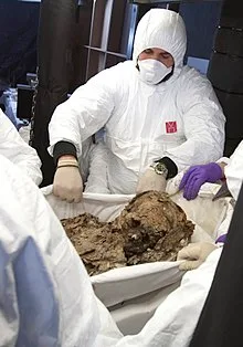 Restos de Pedro III de Aragón en el siglo XXI