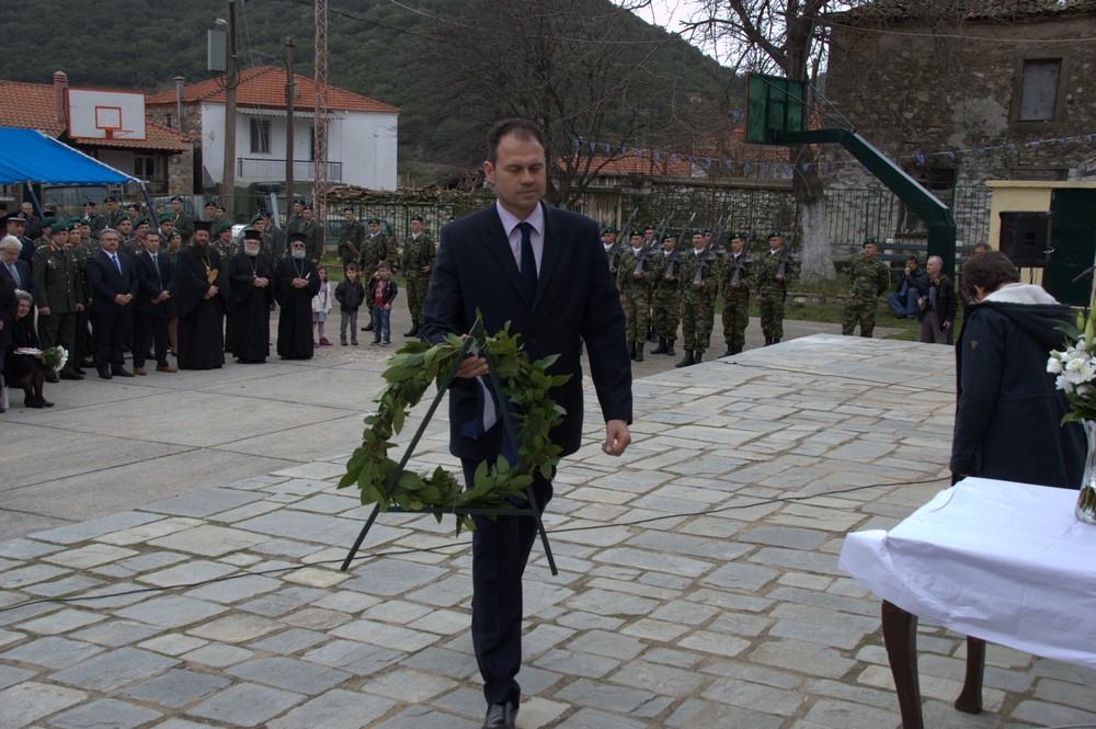 ΜΝΗΜΕΙΟ ΣΤΑ ΒΡΑΣΝΑ ΓΙΑ ΤΟΝ ΖΑΧΑΡΙΑ ΚΑΡΔΑΡΑ