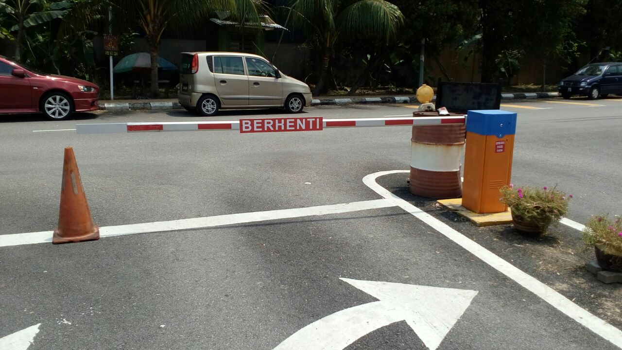 SEWA BARRIER/ BOOM GATE BARRIER GATE/ BOOM GATE TAMAN SUBANG IMPIAN