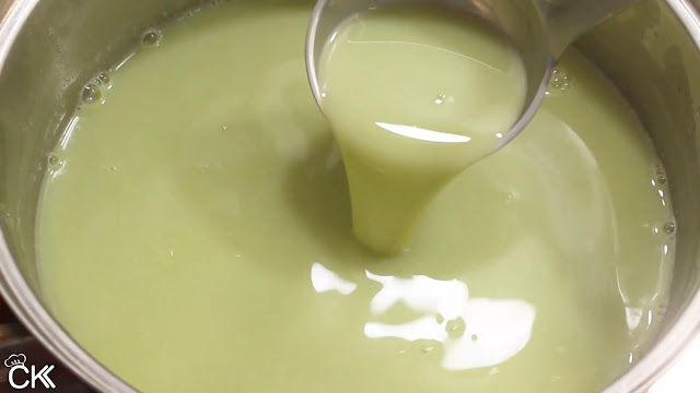 Cách nấu sữa đậu xanh lá dứa ngon tại nhà