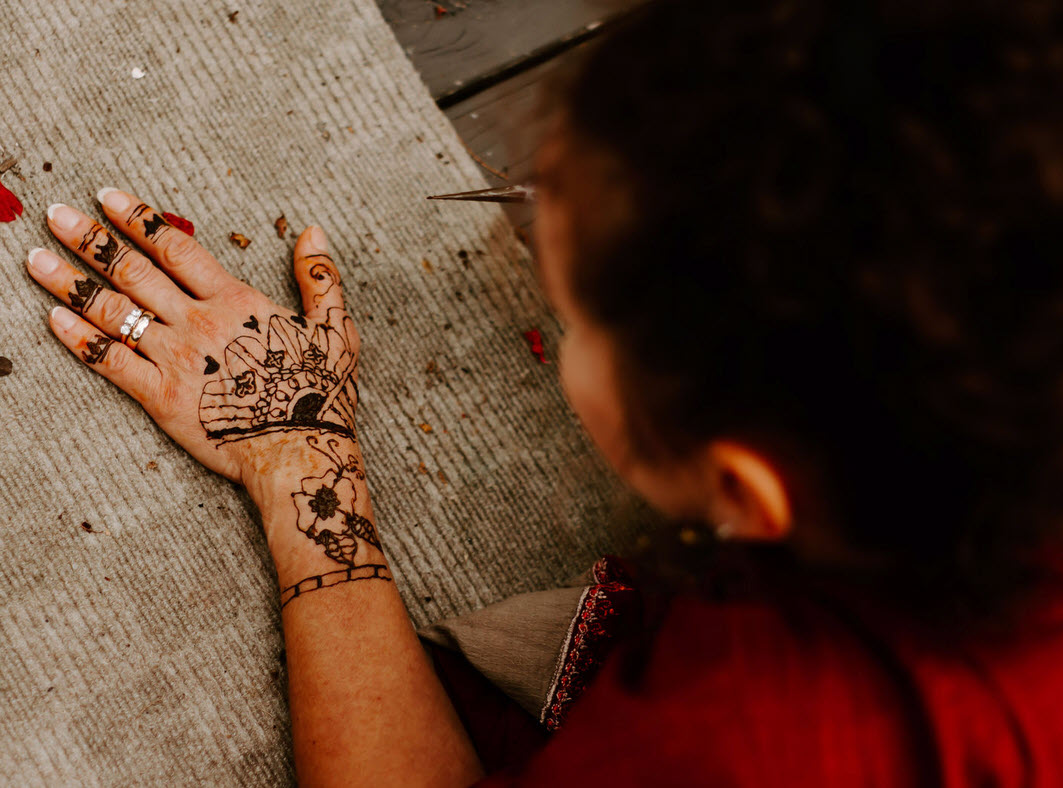 Behind the Veil:: Henna Bible Story - Every Womans Story