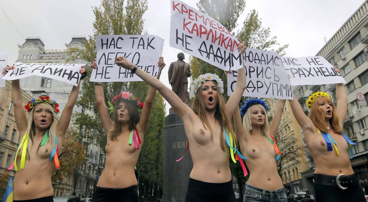 протест голых женщинах фото 95