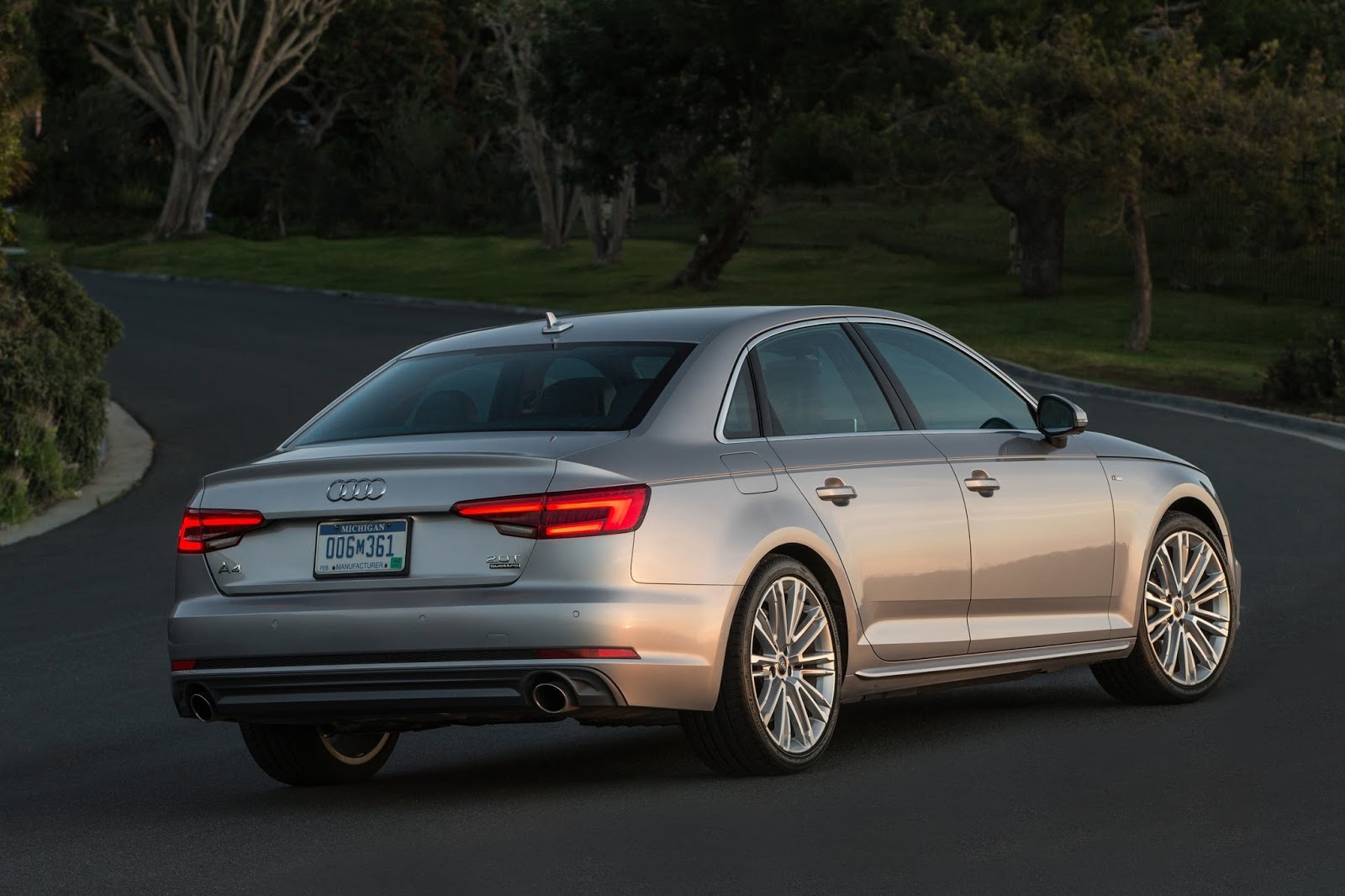 The Motoring World: USA - The 2017 Audi A4 with 6-speed manual